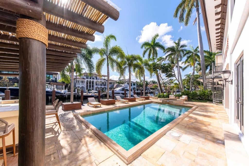 Tropical Waterfront 7 Bedroom House In Seven Isles Fort Lauderdale