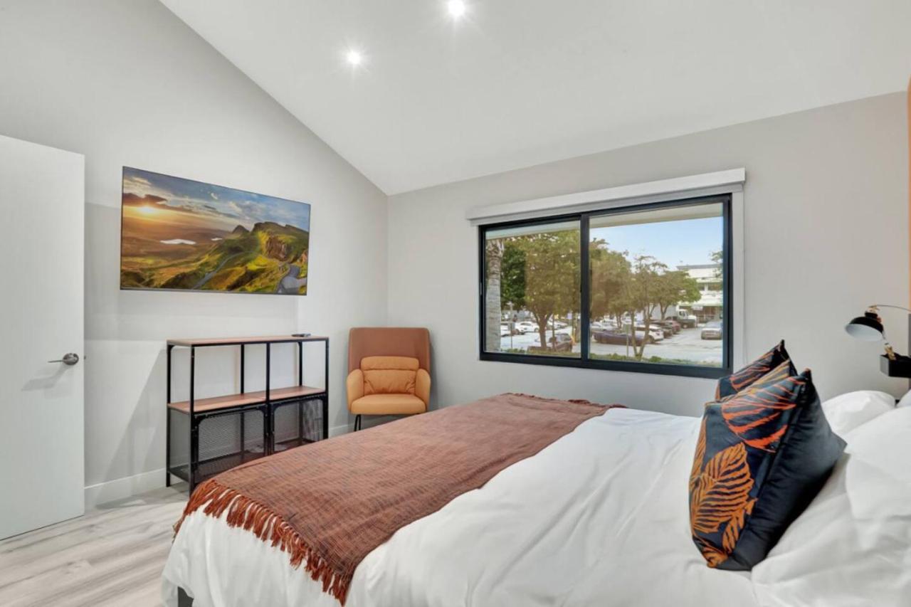 Lux 3br 2ba Off Olas