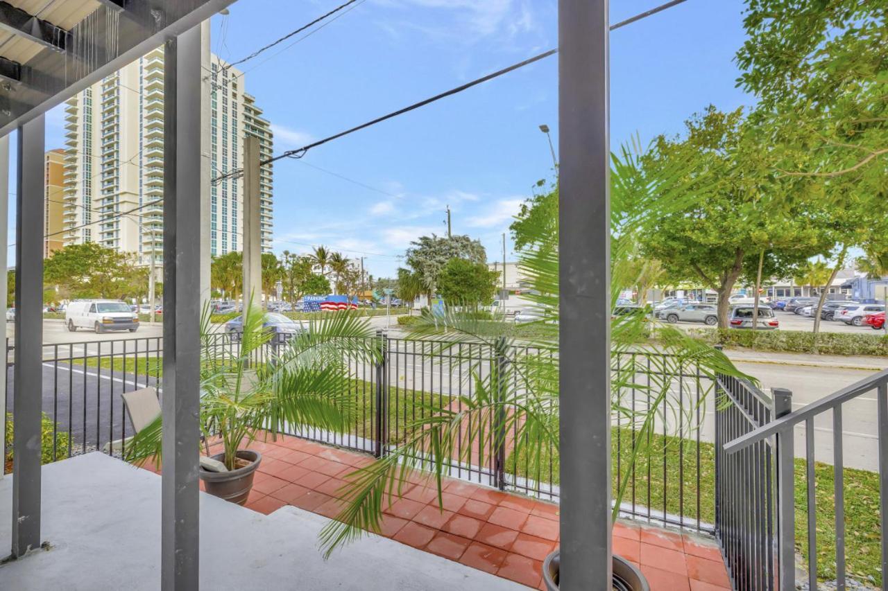 2 Combo Walk To Off Olas 2ab Apartment *