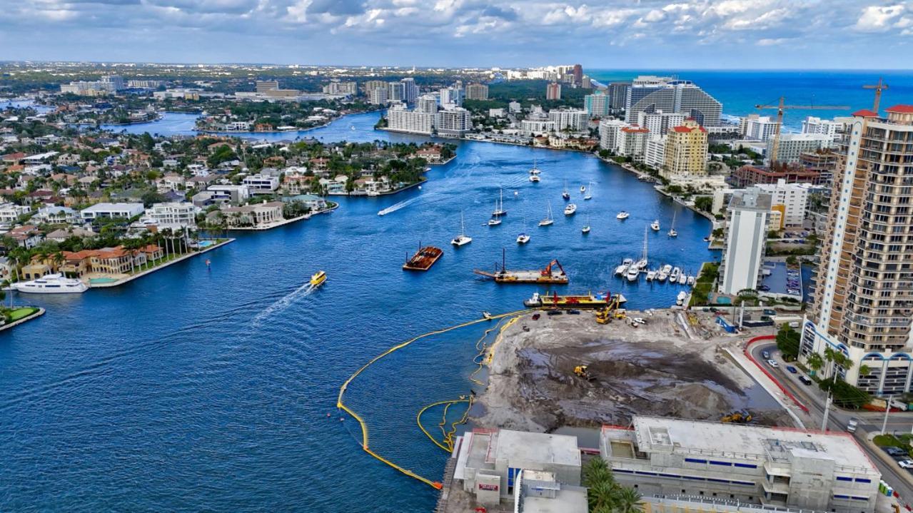 Right Off Olas Steps To Ftl 1a Apartment *