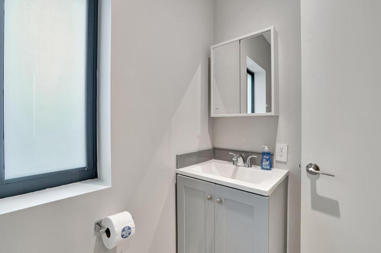 Right Off Olas Steps To Ftl 1a Apartment *