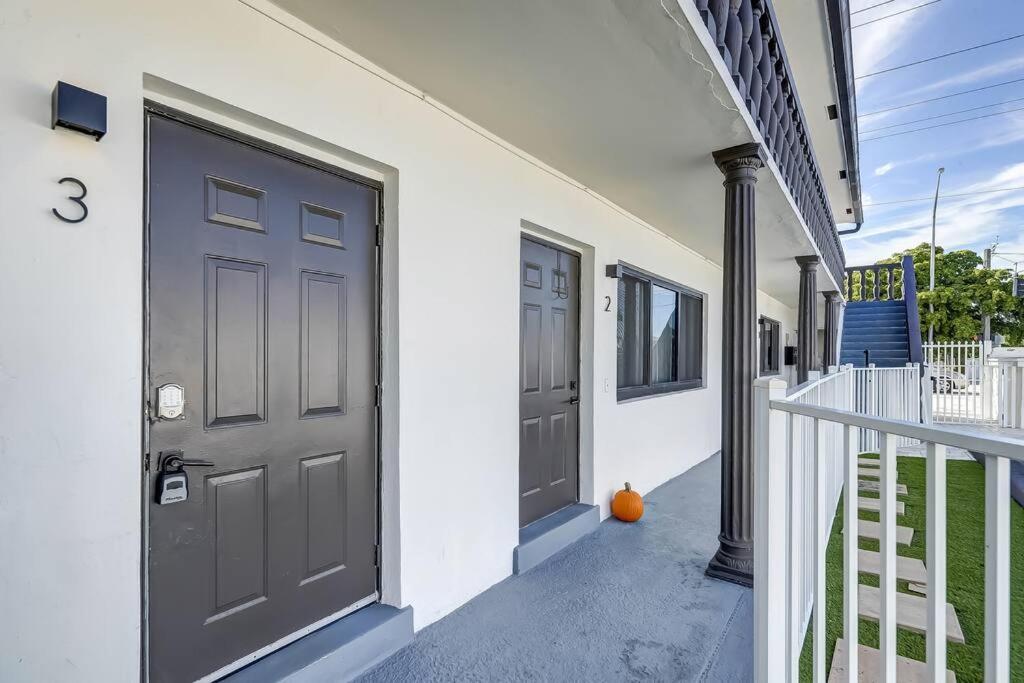 Chic Retreat: 2br Apartment! Fort Lauderdale