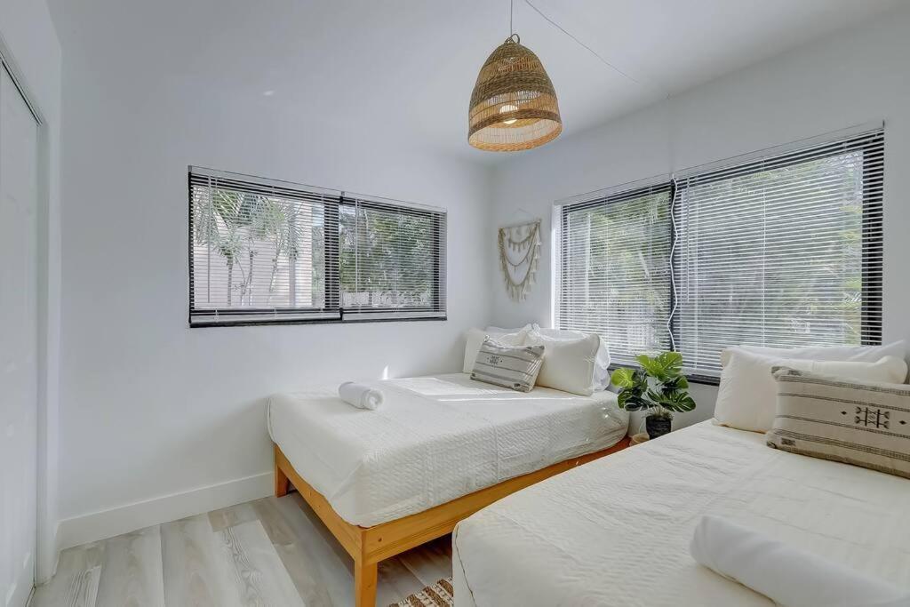 Chic Retreat: 2br Apartment! Fort Lauderdale