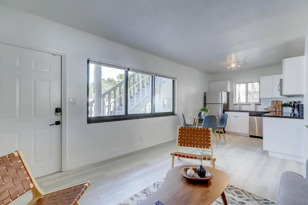 Apartment Chic Retreat: 2br Apartment! Fort Lauderdale
