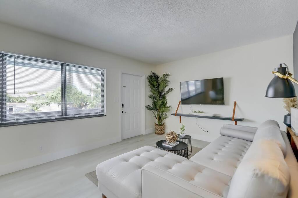 Apartment 2br Coastal Getaway! *