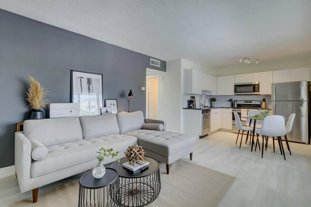 2br Coastal Getaway! Apartment *