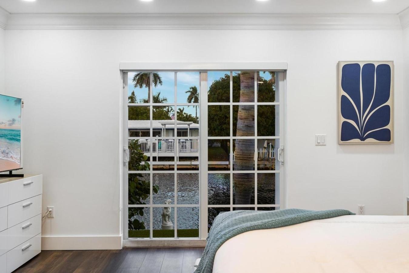Holiday home 4bd Waterfront Dock Pool Fort Lauderdale