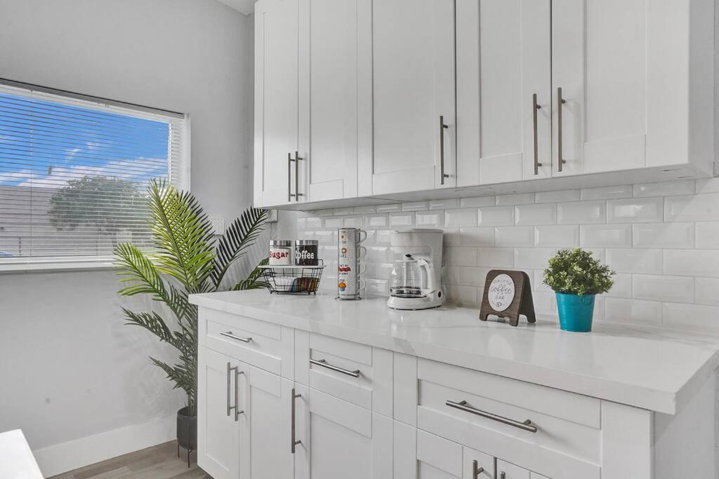 Sunset Serenity: Your Lauderdale Retreat * Fort Lauderdale