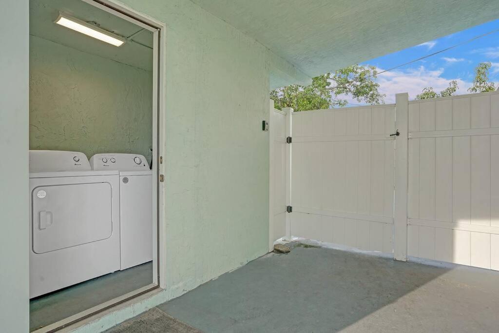 Sunset Serenity: Your Lauderdale Retreat Fort Lauderdale