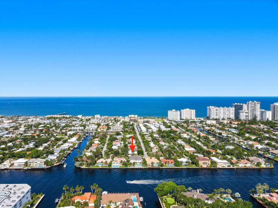 Walking Distance To The 3br House With 1 Holiday home Fort Lauderdale
