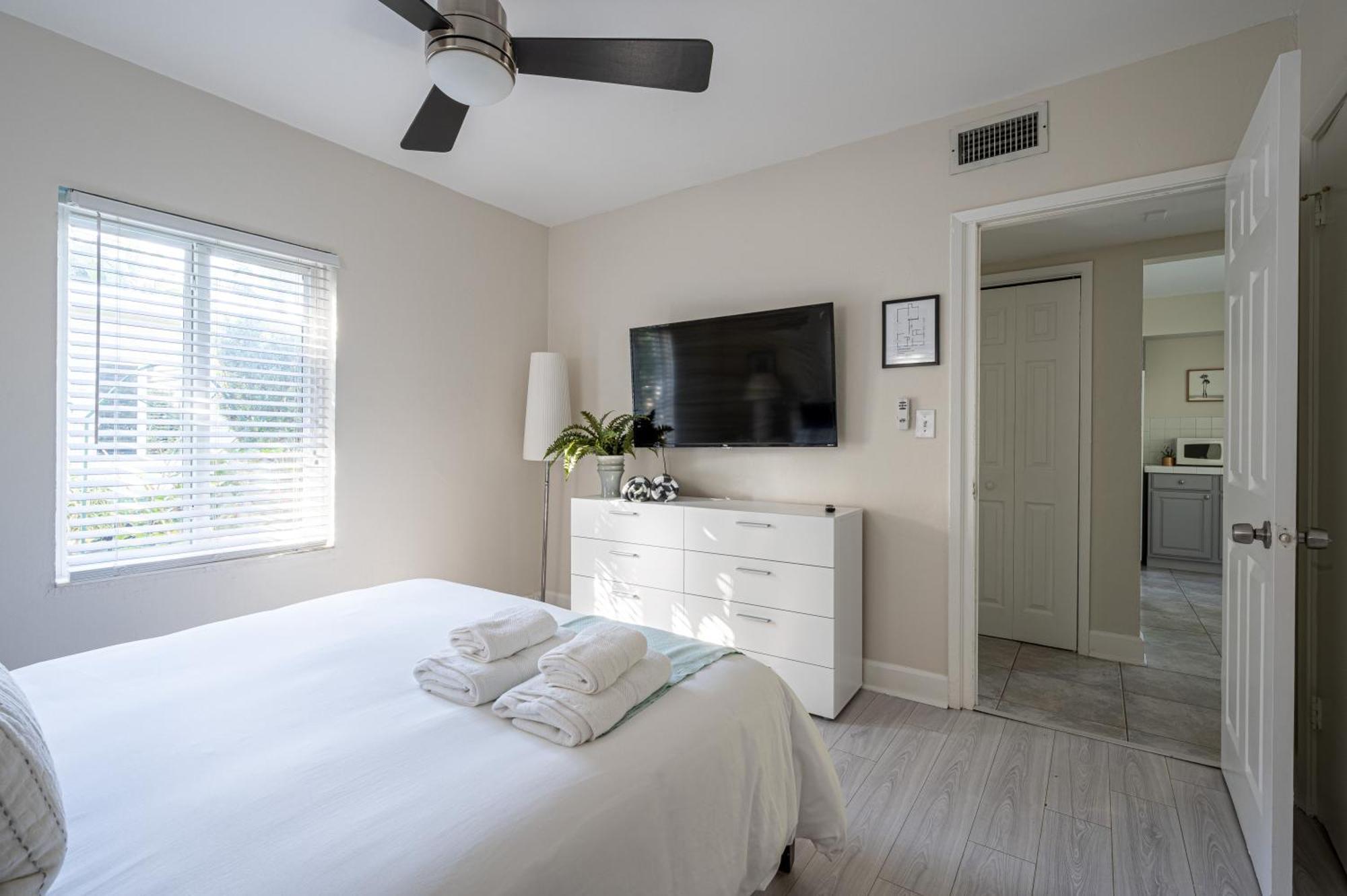 Bright: Tropical Retreat - Ridge - East Sunrise Blvd Fort Lauderdale
