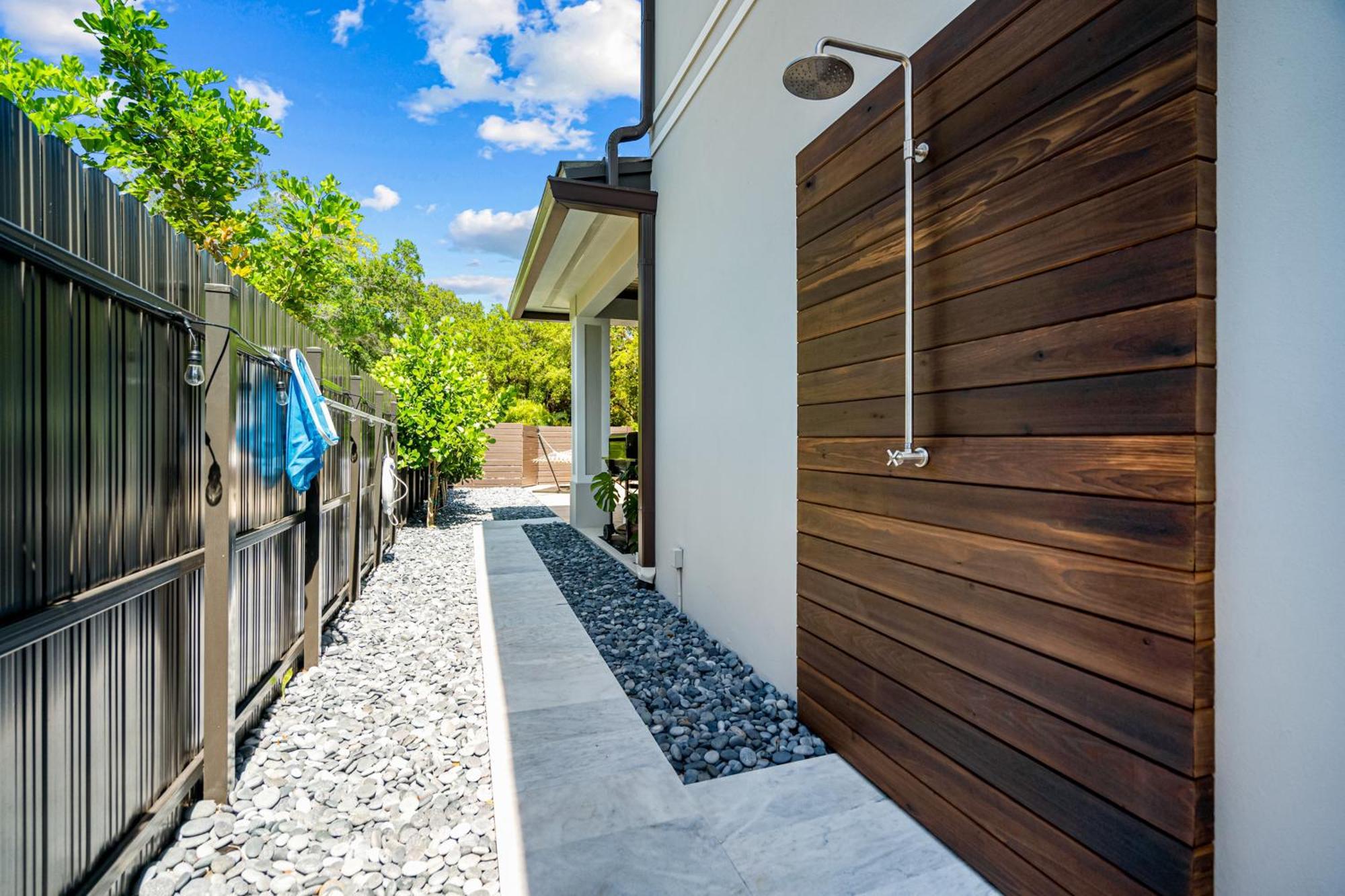 Heated Saltwater Pool, Arcades, Golf - 5min To Olas Boulevard Holiday home Fort Lauderdale