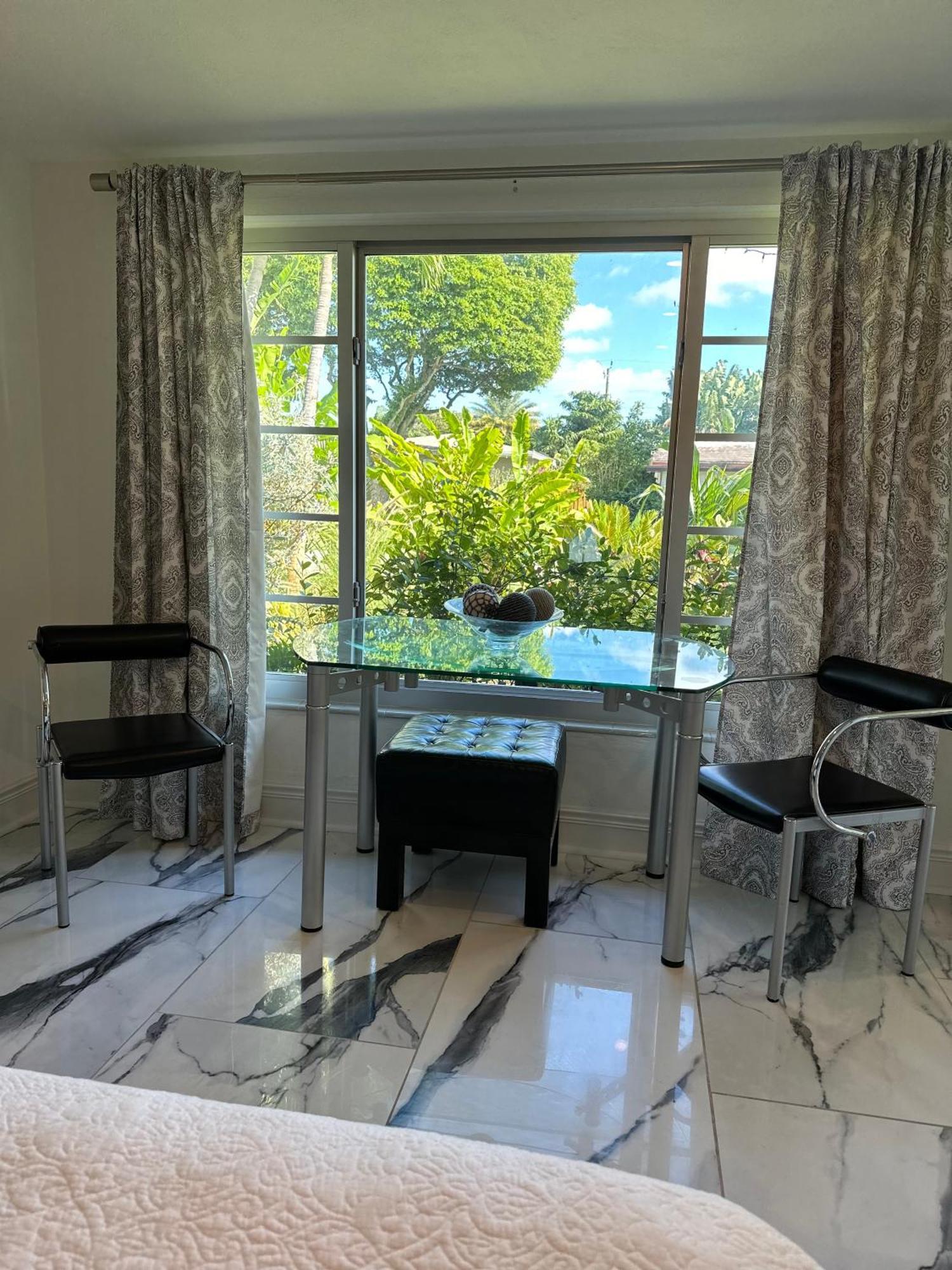 Paradise Gardens-wilton Manors- Male Only Fort Lauderdale