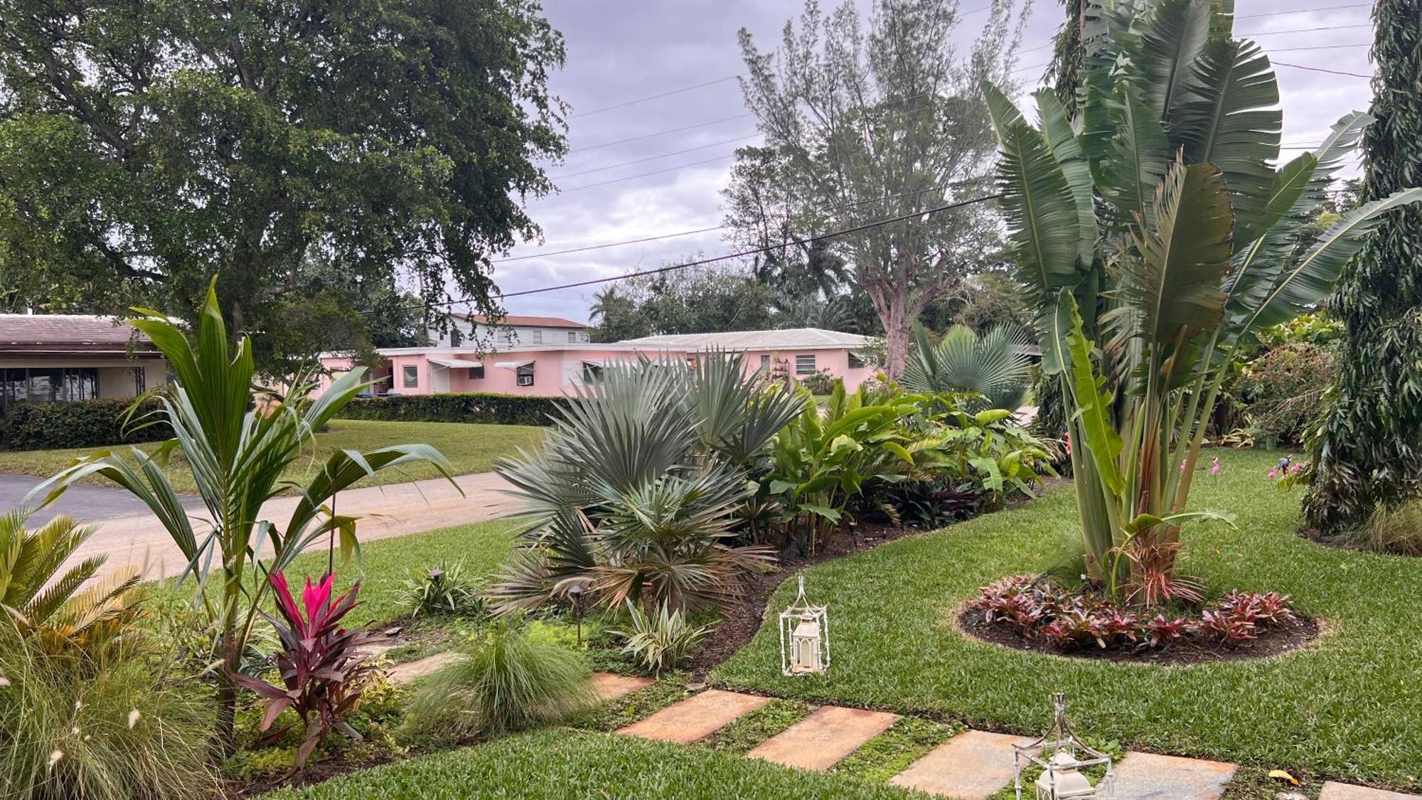 Guest house Paradise Gardens-wilton Manors- Male Only