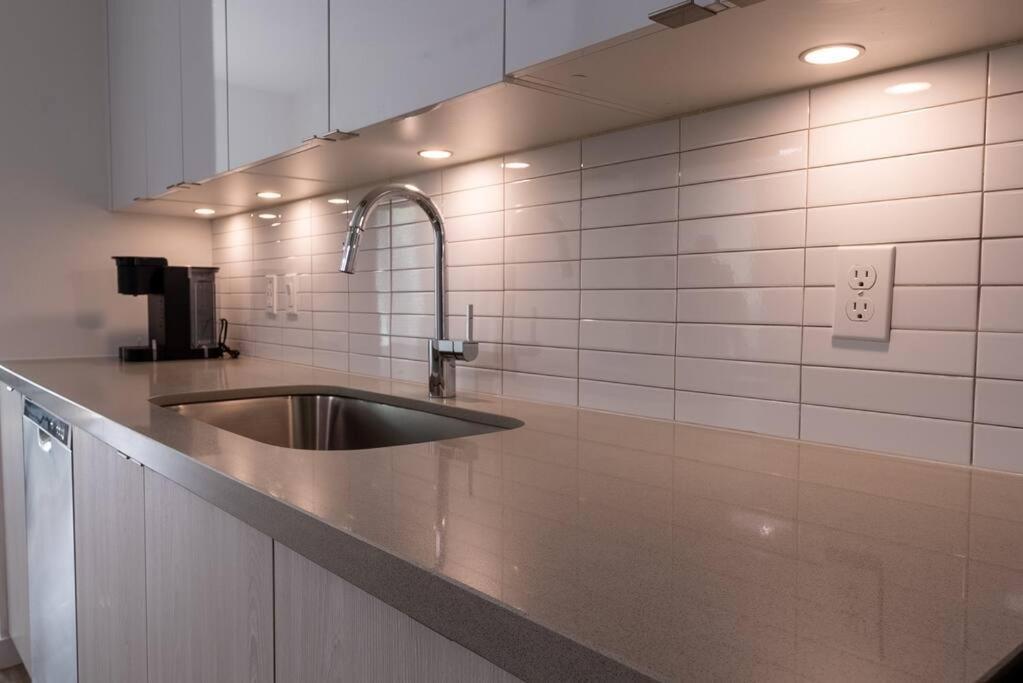 Beachside Bliss 1br Oasis + Pool In Ft Lauderdale Apartment *