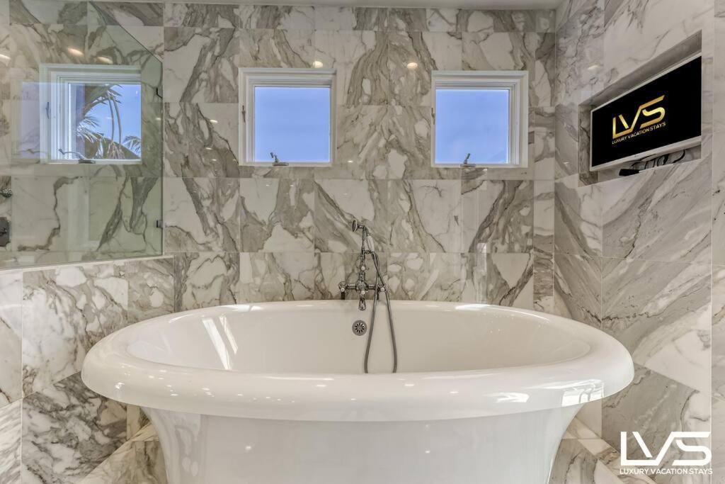 Holiday home Poinciana-luxehome Wlk2beach Heatedpool Hottub Fort Lauderdale