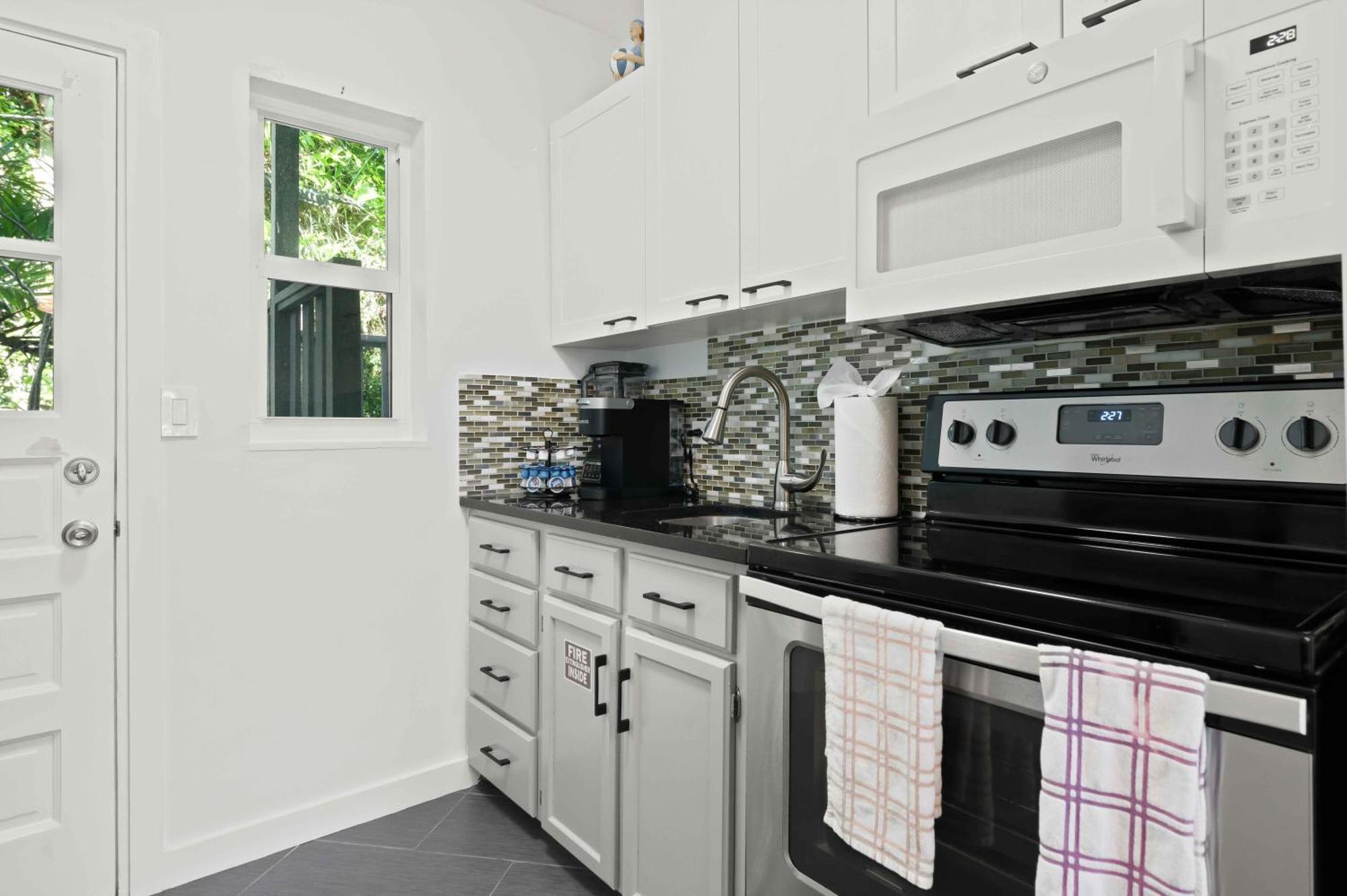 Apartment By The King Bed Lush Patio W Bbq Breakers Key Three H0mes *