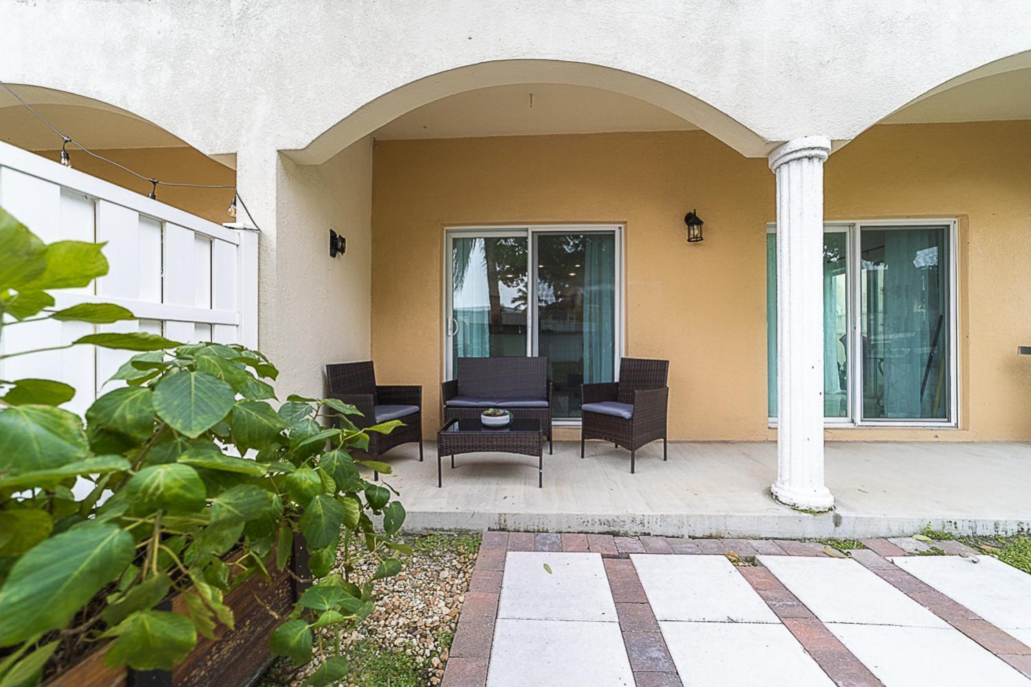 Lakeside 4br/2.5ba Oakland Oasis - 15 Mins To Dt! Fort Lauderdale