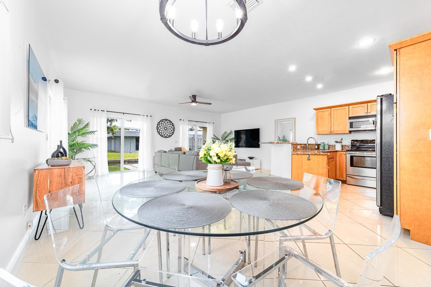 Villa Lakeside 4br/2.5ba Oakland Oasis - 15 Mins To Dt! Fort Lauderdale
