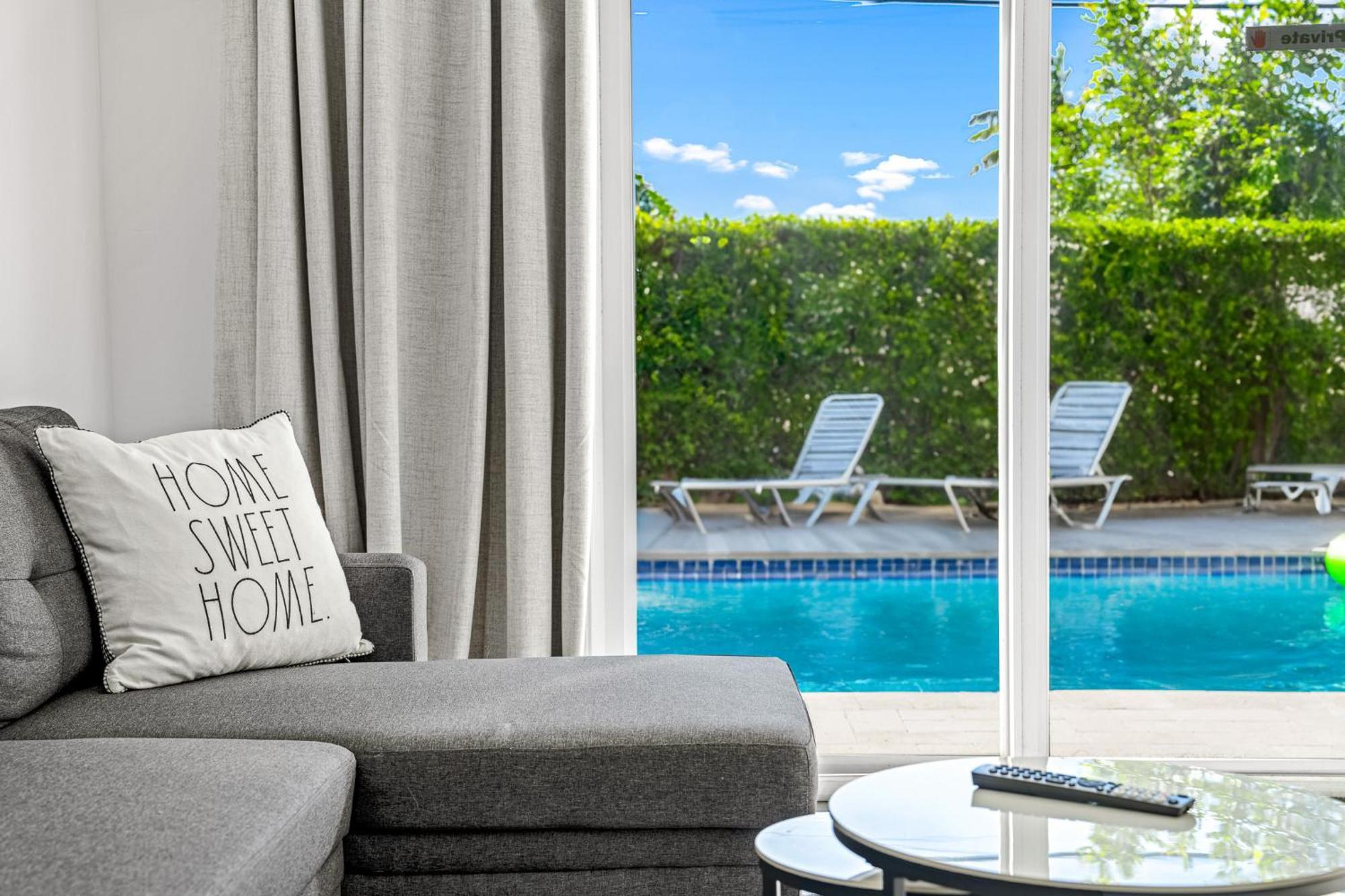 Wonderful 3br Steps To The Wheated Pool Fort Lauderdale