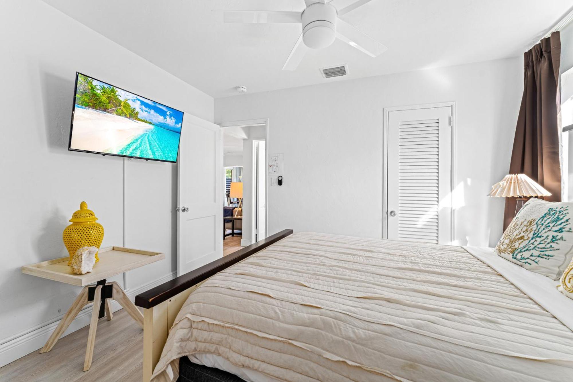 Wonderful 3br Steps To The Wheated Pool Holiday home
