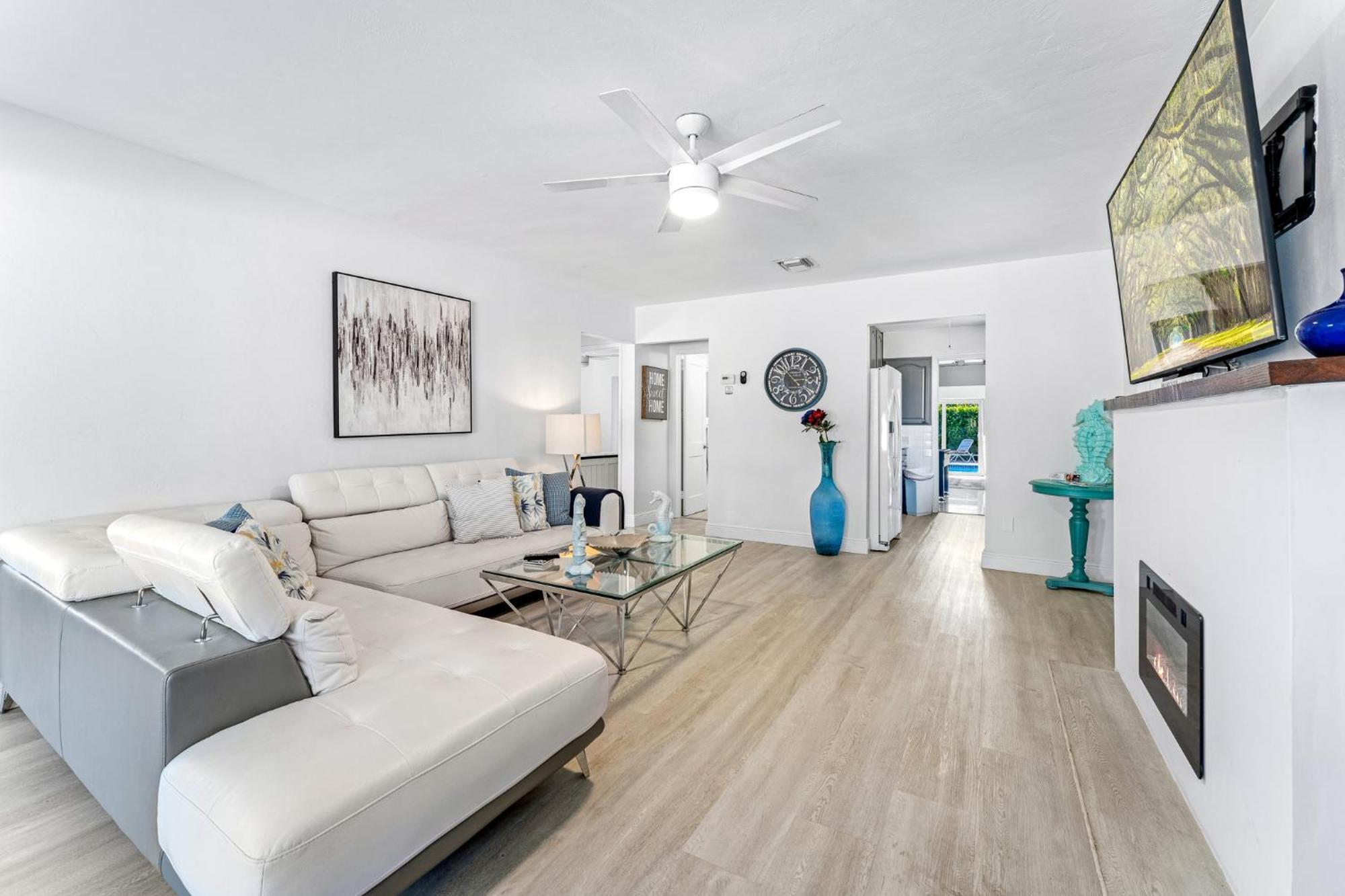 Wonderful 3br Steps To The Wheated Pool Fort Lauderdale