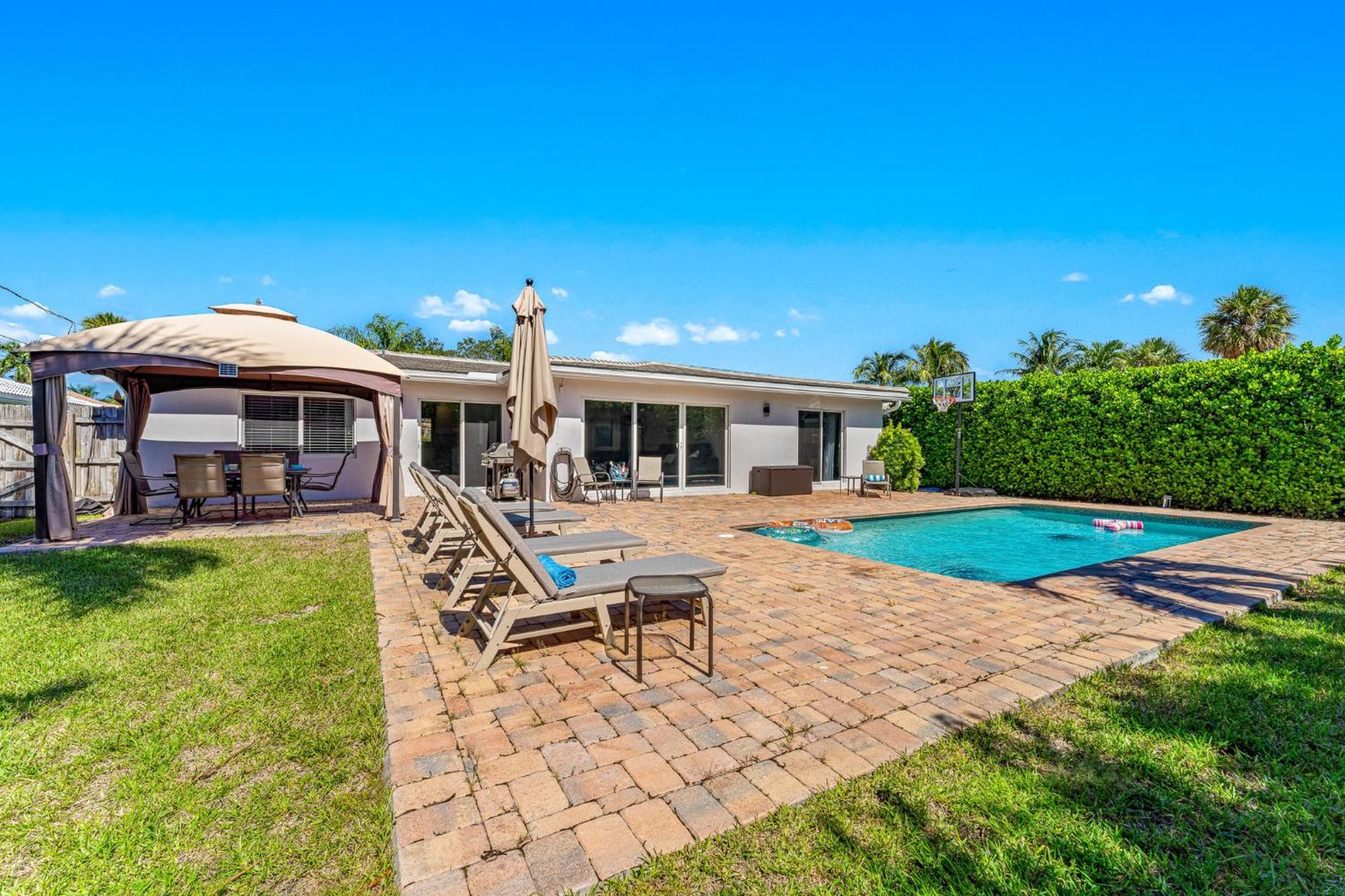 Exquisite House In Lbts- 7 Min Walk To The Beach! *
