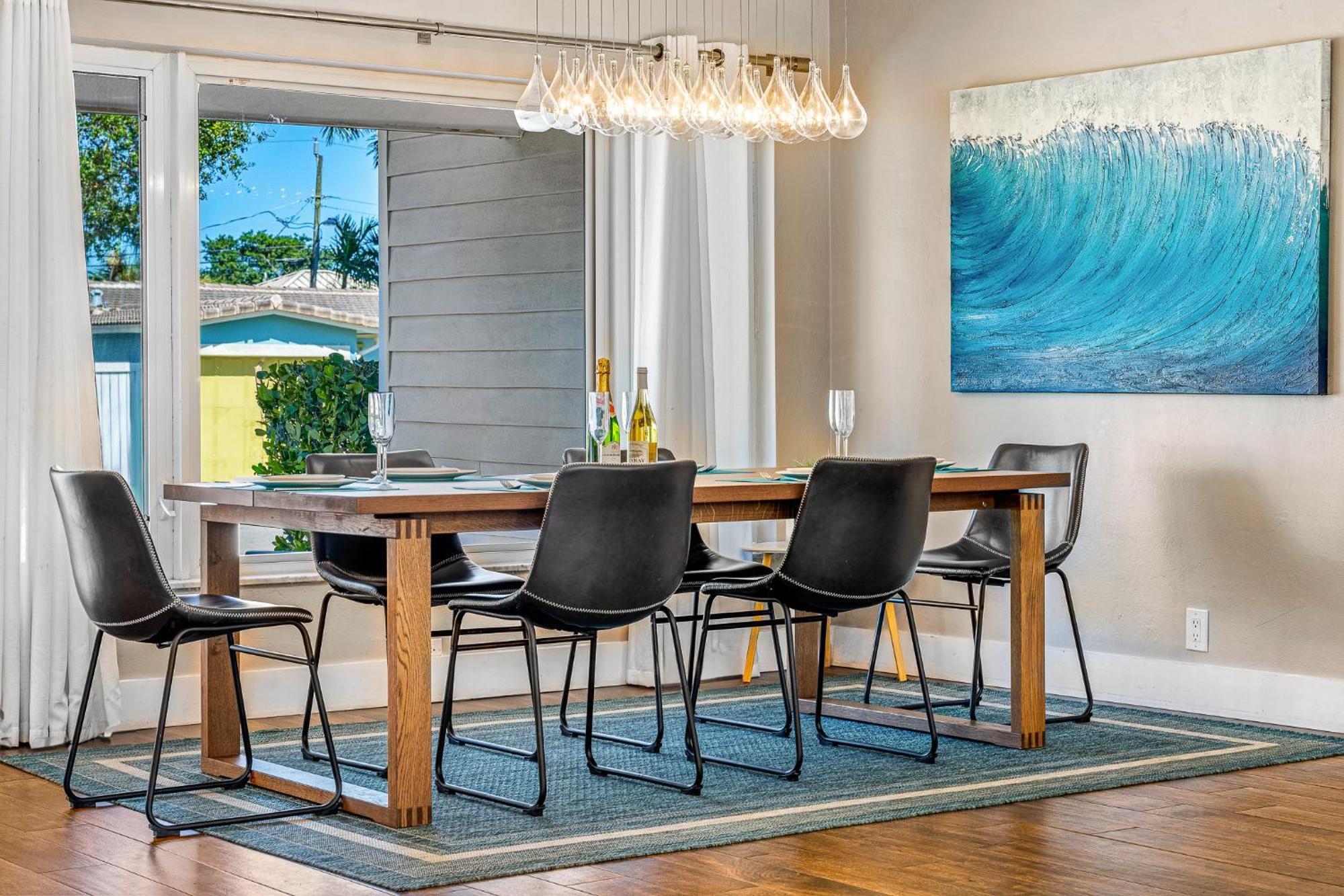 Exquisite House In Lbts- 7 Min Walk To The Beach! *