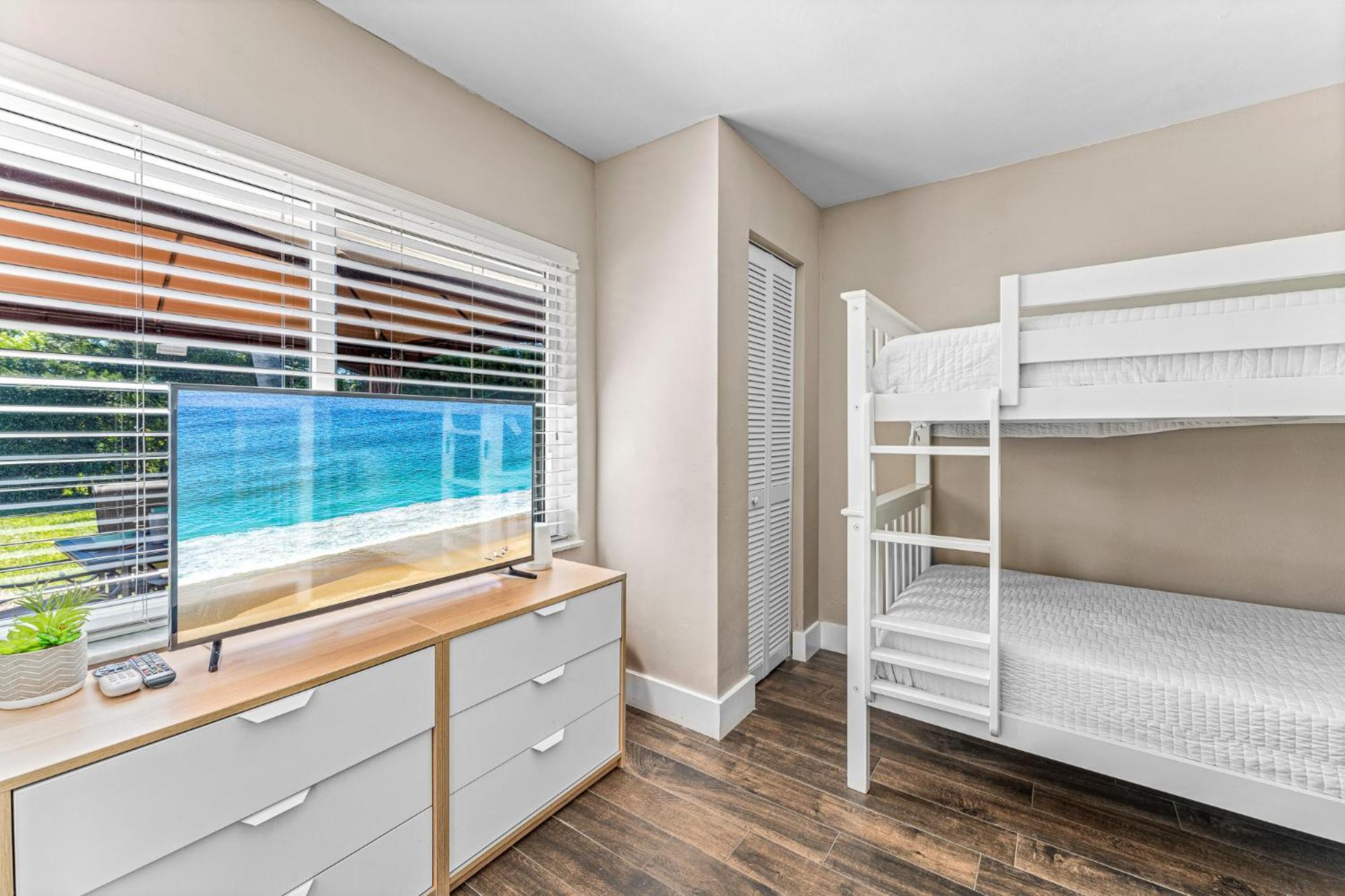 Exquisite House In Lbts- 7 Min Walk To The Beach!
