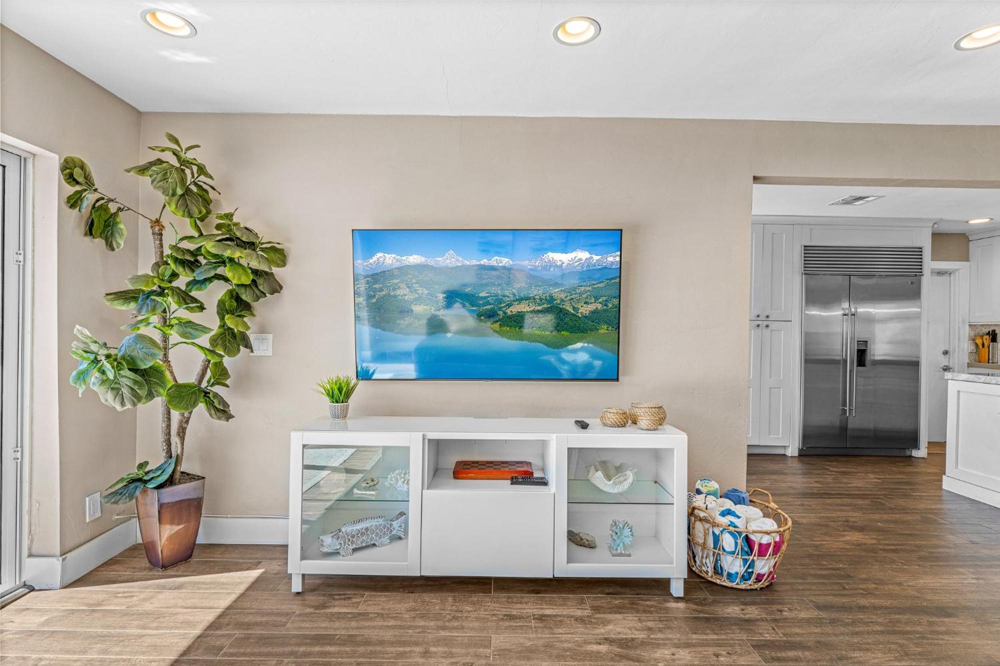 Exquisite House In Lbts- 7 Min Walk To The Beach! *