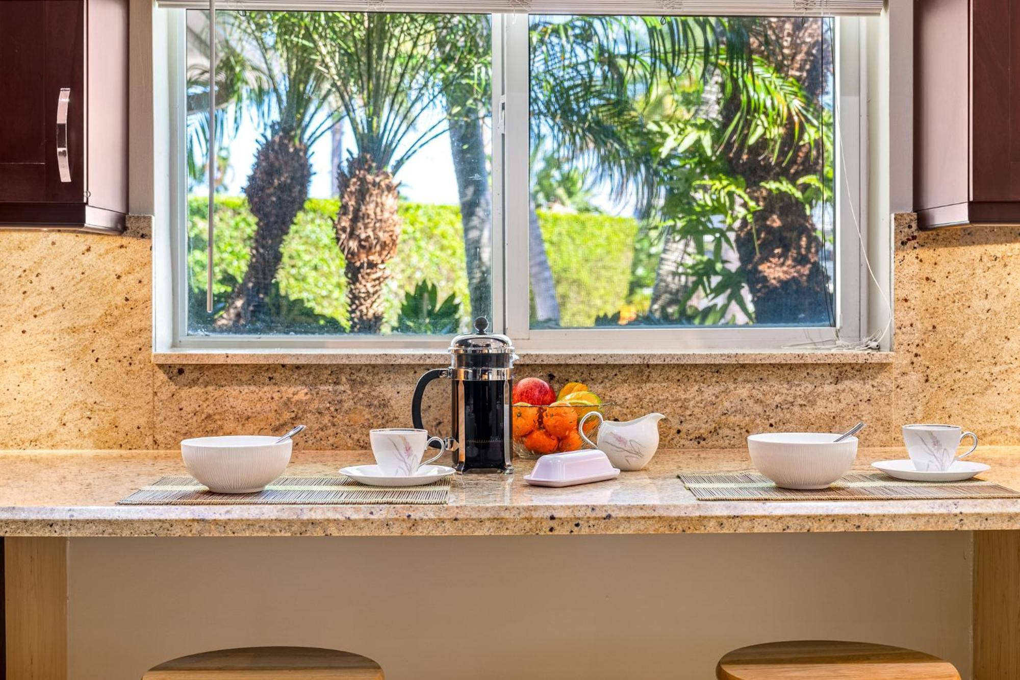 Gorgeous 3br2ba In Lbts- Walk To The *