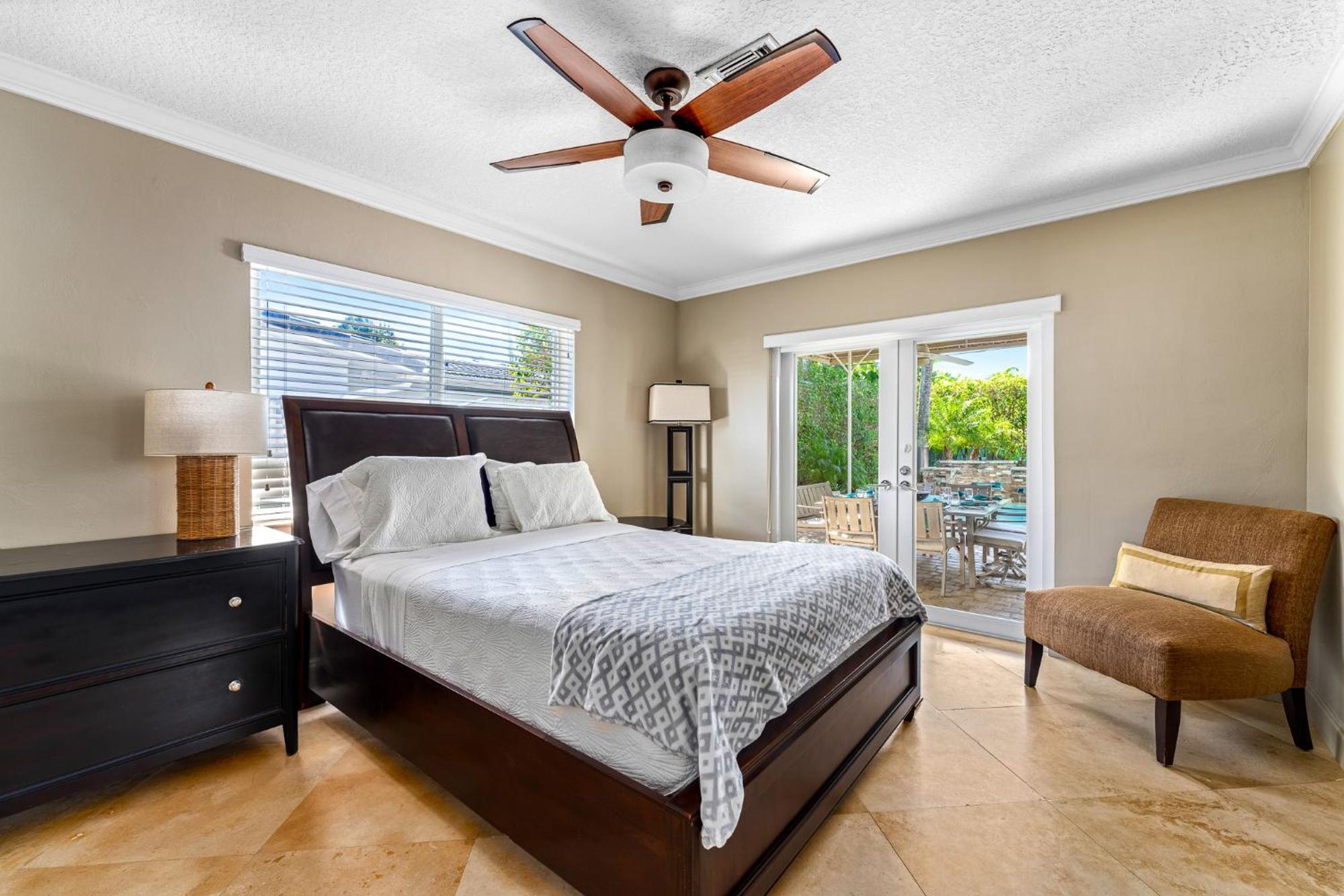 Gorgeous 3br2ba In Lbts- Walk To The