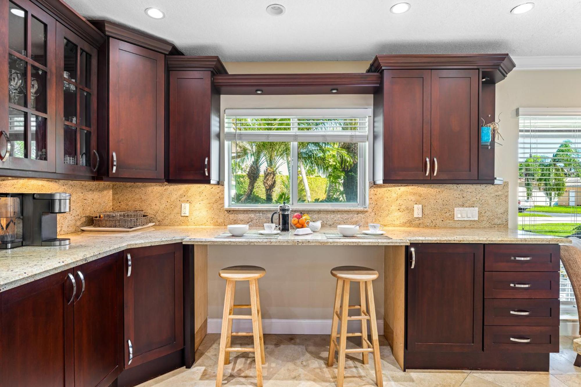 Gorgeous 3br2ba In Lbts- Walk To The Fort Lauderdale
