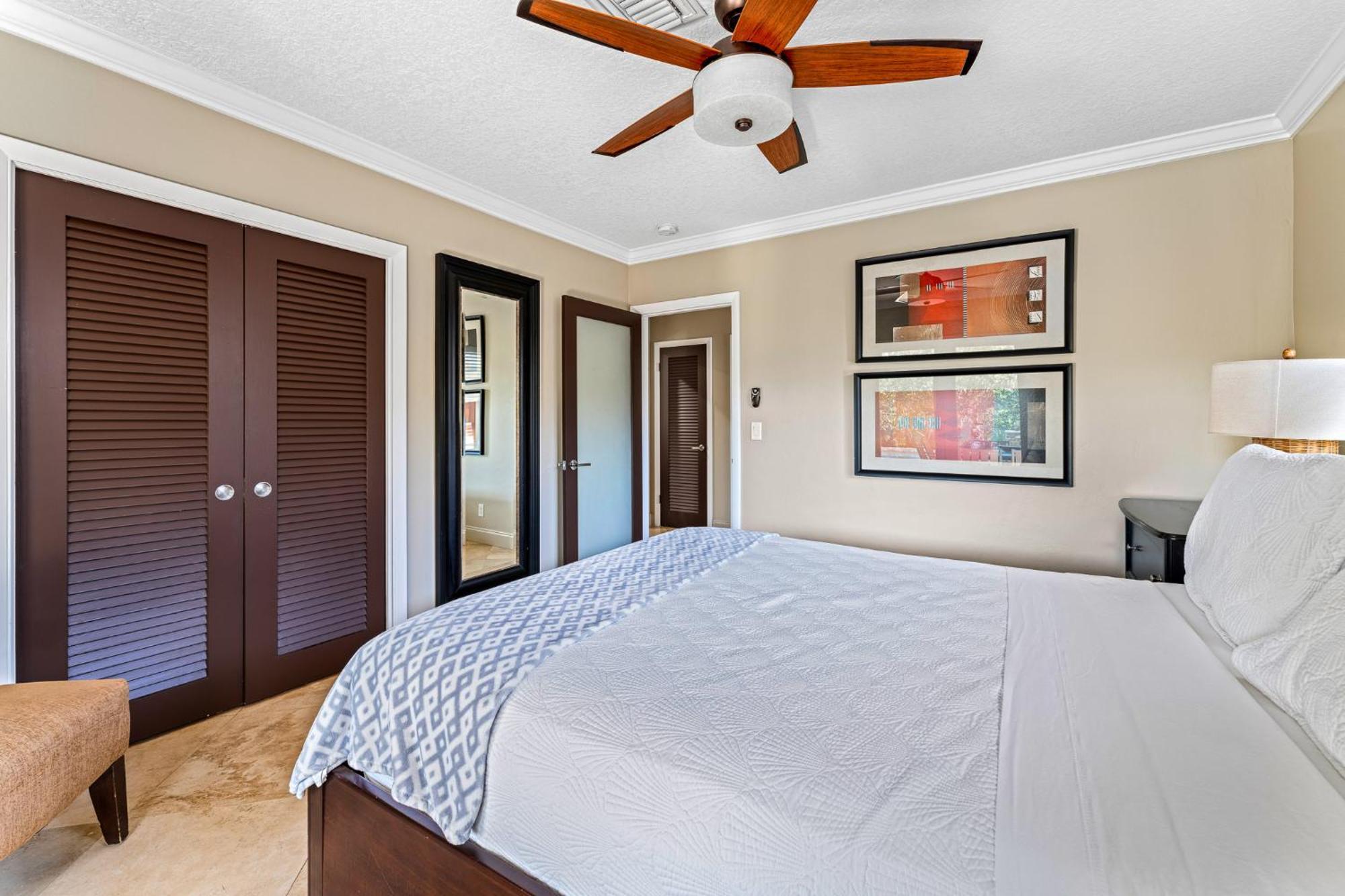 Gorgeous 3br2ba In Lbts- Walk To The Holiday home Fort Lauderdale
