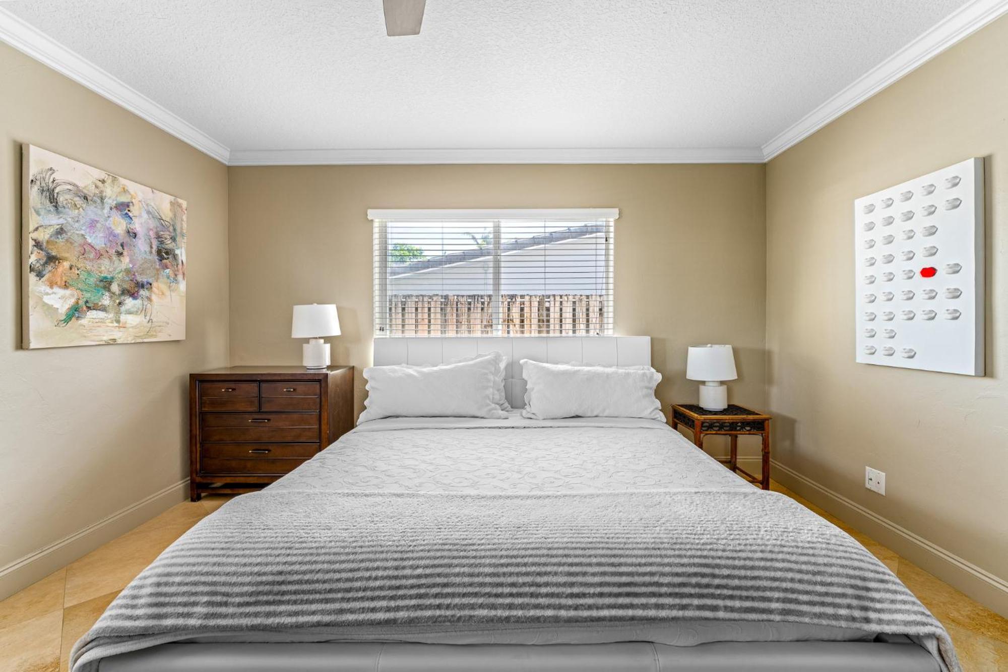 Gorgeous 3br2ba In Lbts- Walk To The Fort Lauderdale