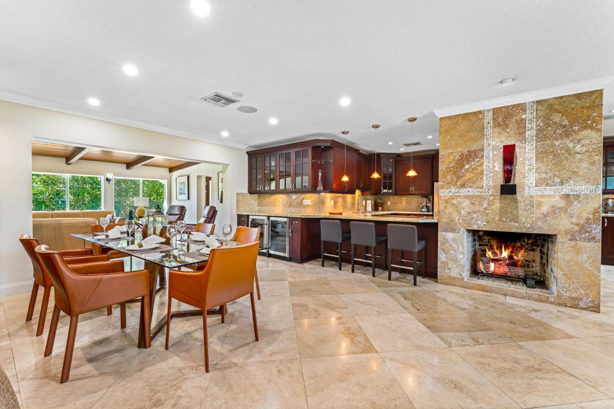 Gorgeous 3br2ba In Lbts- Walk To The *