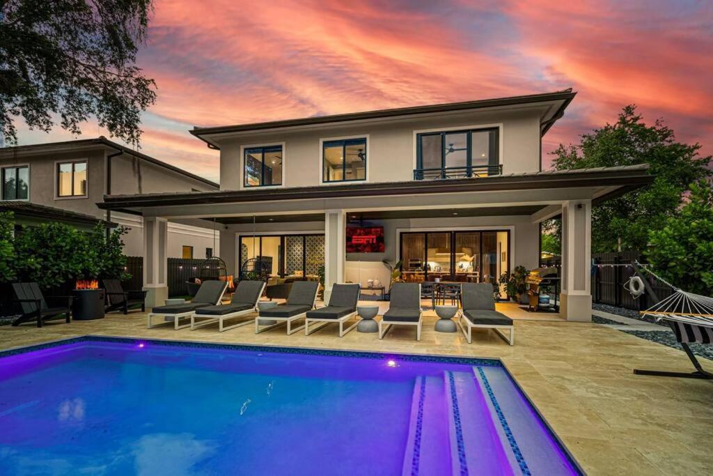 Heated Saltwater Pool, Arcades, Golf - 5min To Olas Boulevard Holiday home Fort Lauderdale
