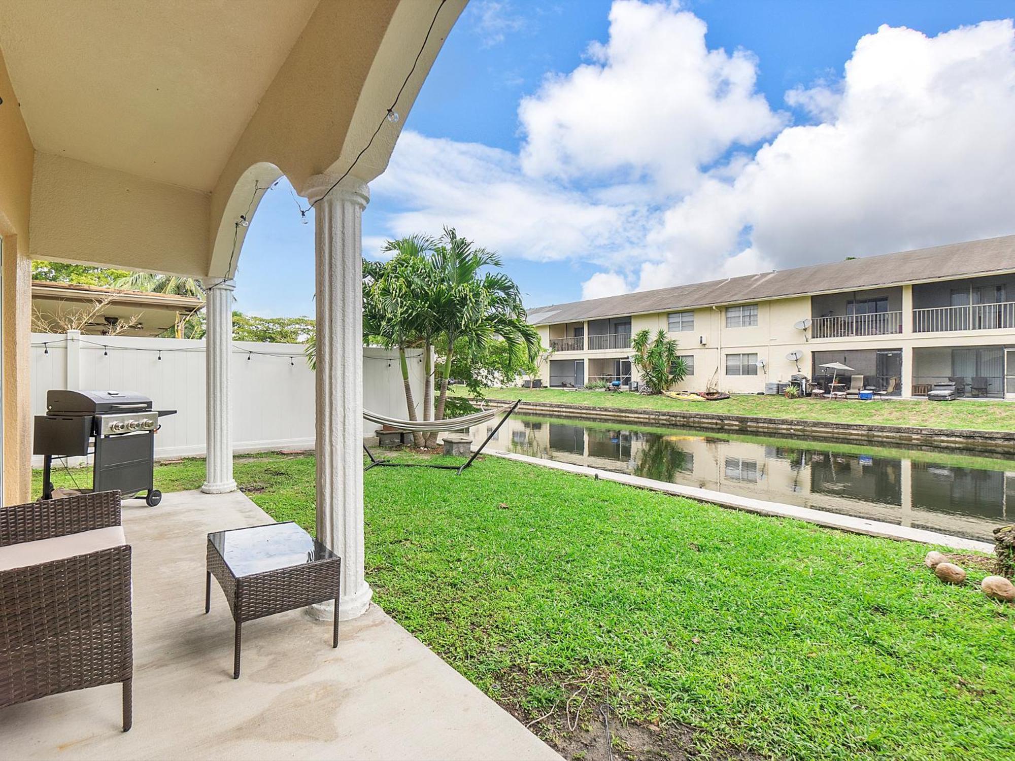 Villa Moroccan Lakefront Retreat- 8 Min To Pnk Stadium *