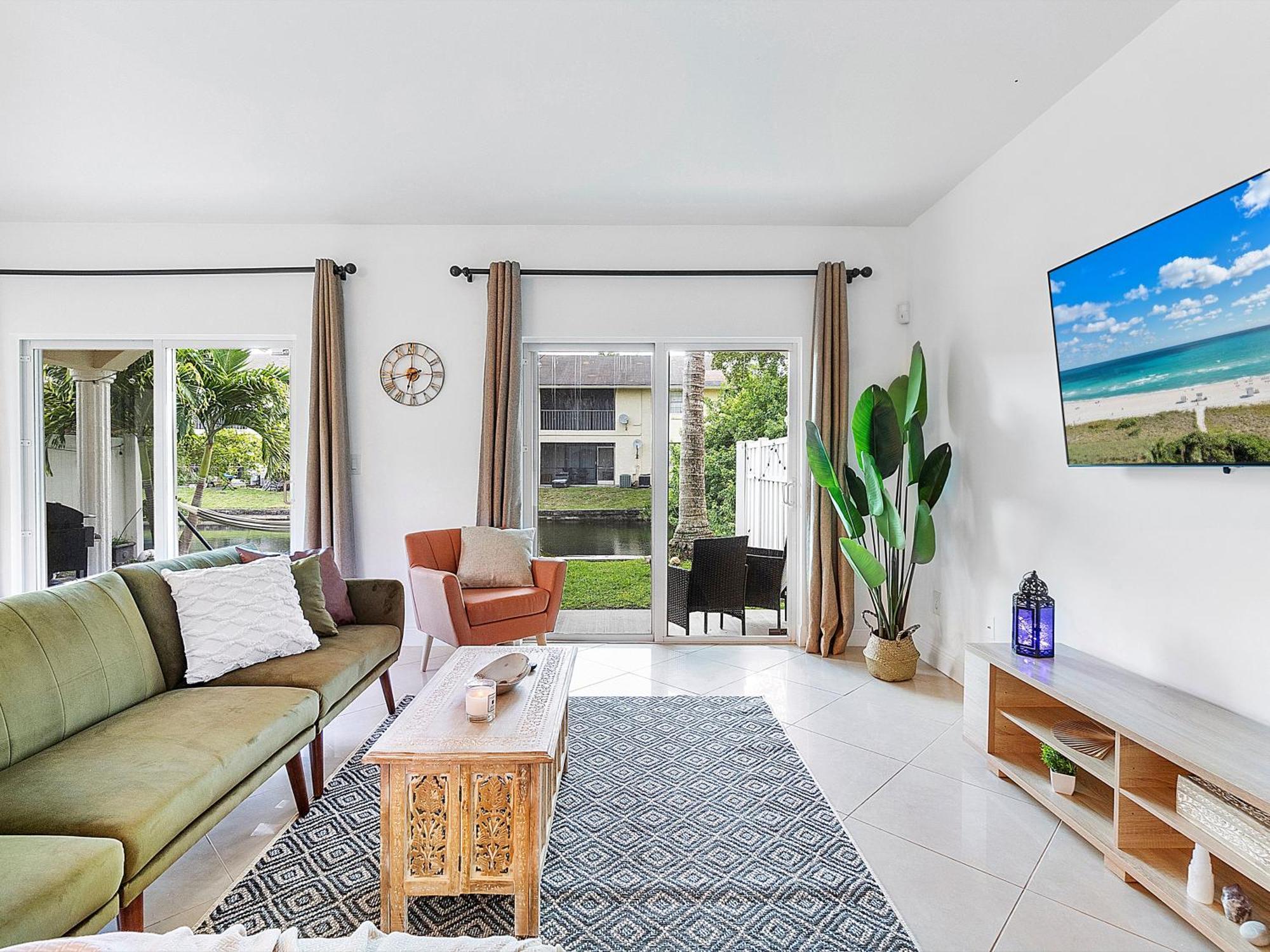 Villa Moroccan Lakefront Retreat- 8 Min To Pnk Stadium Fort Lauderdale
