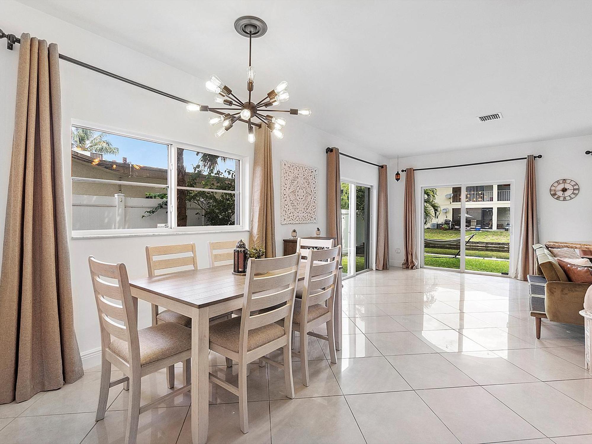 Moroccan Lakefront Retreat- 8 Min To Pnk Stadium *