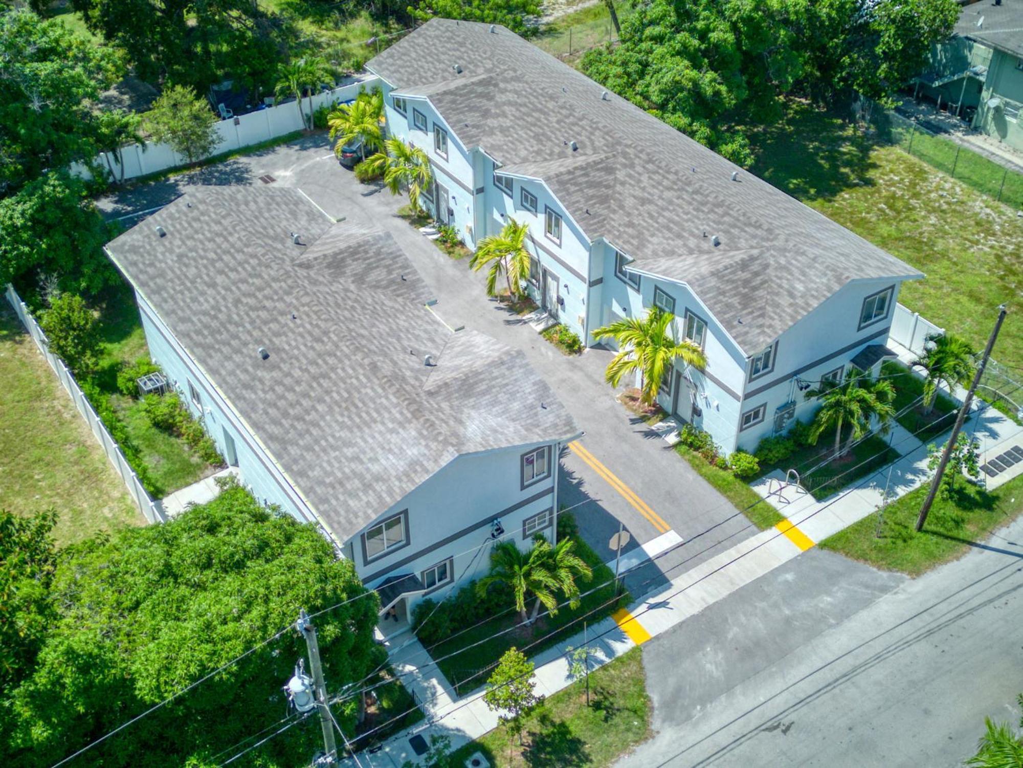 Sistrunk Shades Entire Compound 5 Homes 50 Guests Villa *