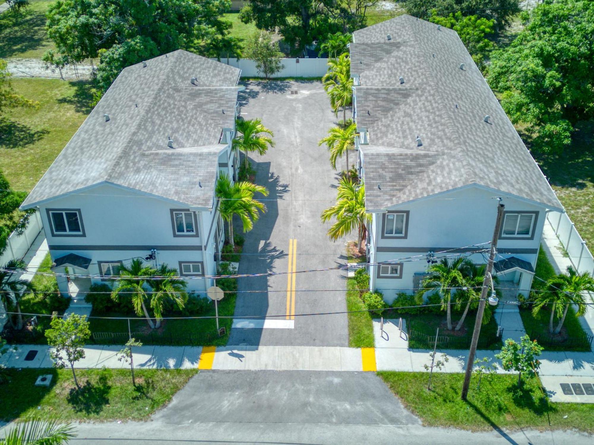 Sistrunk Shades Entire Compound 5 Homes 50 Guests * Fort Lauderdale