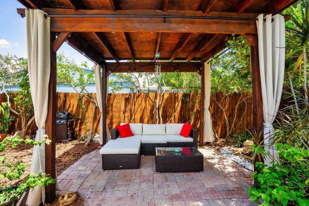 Tropical Paradise Villa *
