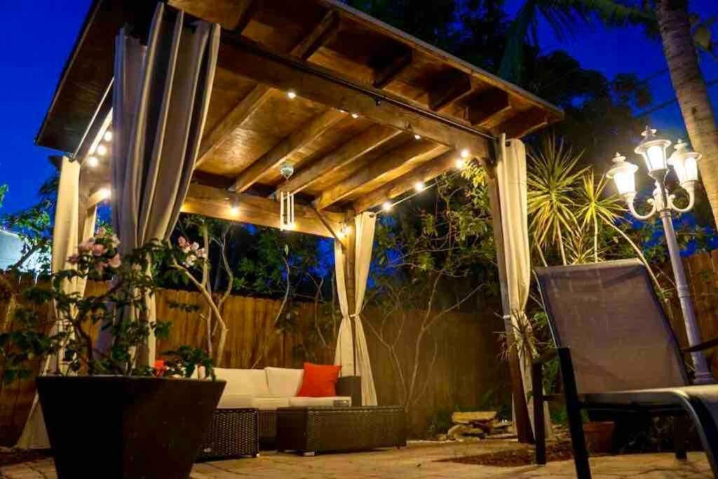 Tropical Paradise Villa *