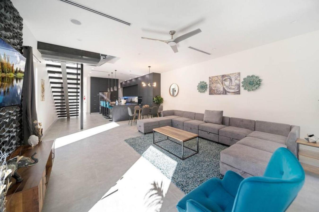 Luxury W 2 Pools Near Holiday home Fort Lauderdale