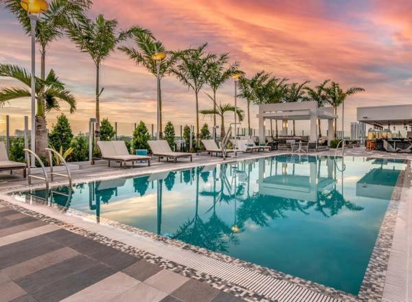 The Freedom House • Urban Oasis • Eclectic Retreat Fort Lauderdale