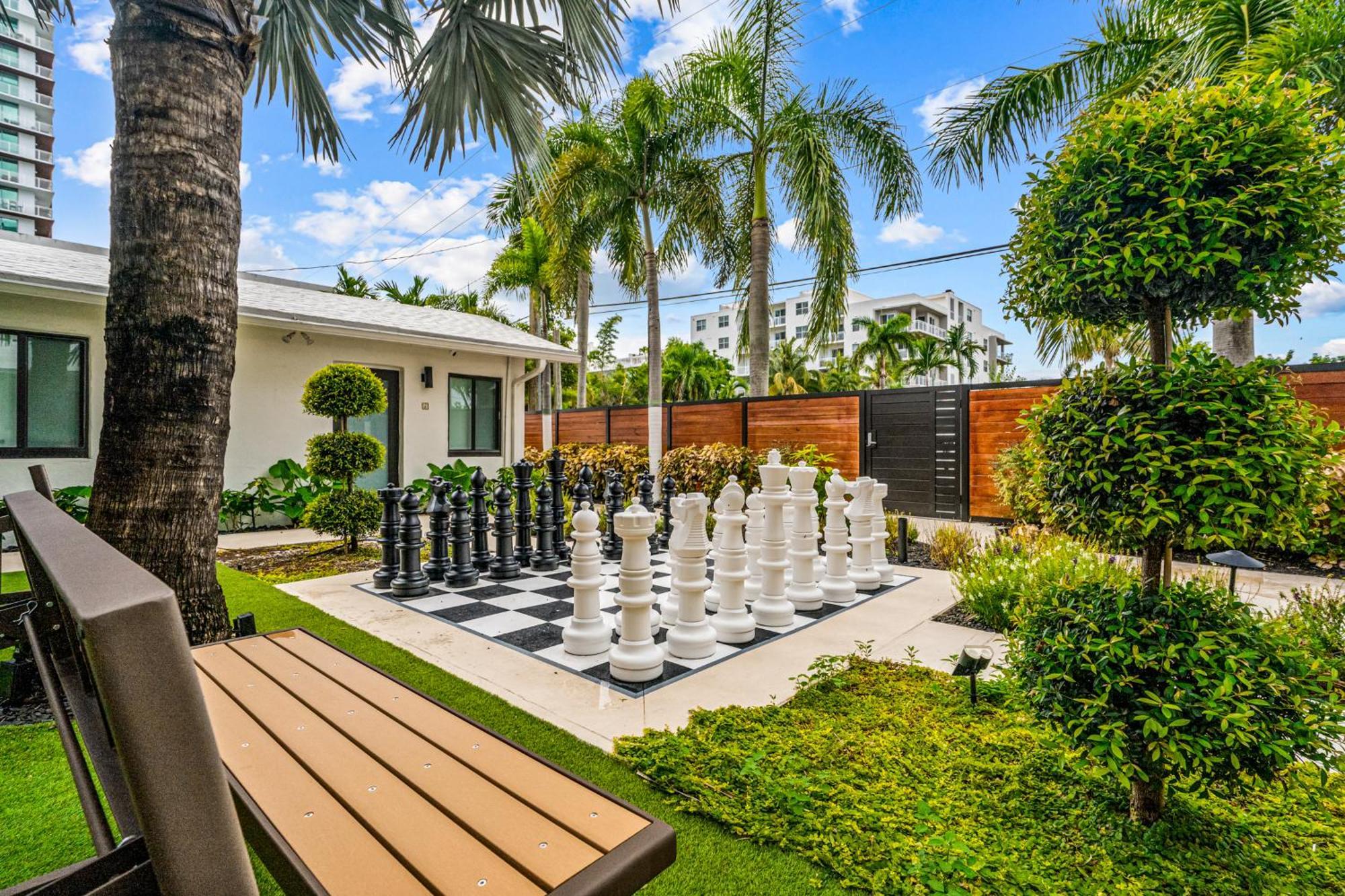 The Freedom House • Urban Oasis • Eclectic Retreat Holiday home *