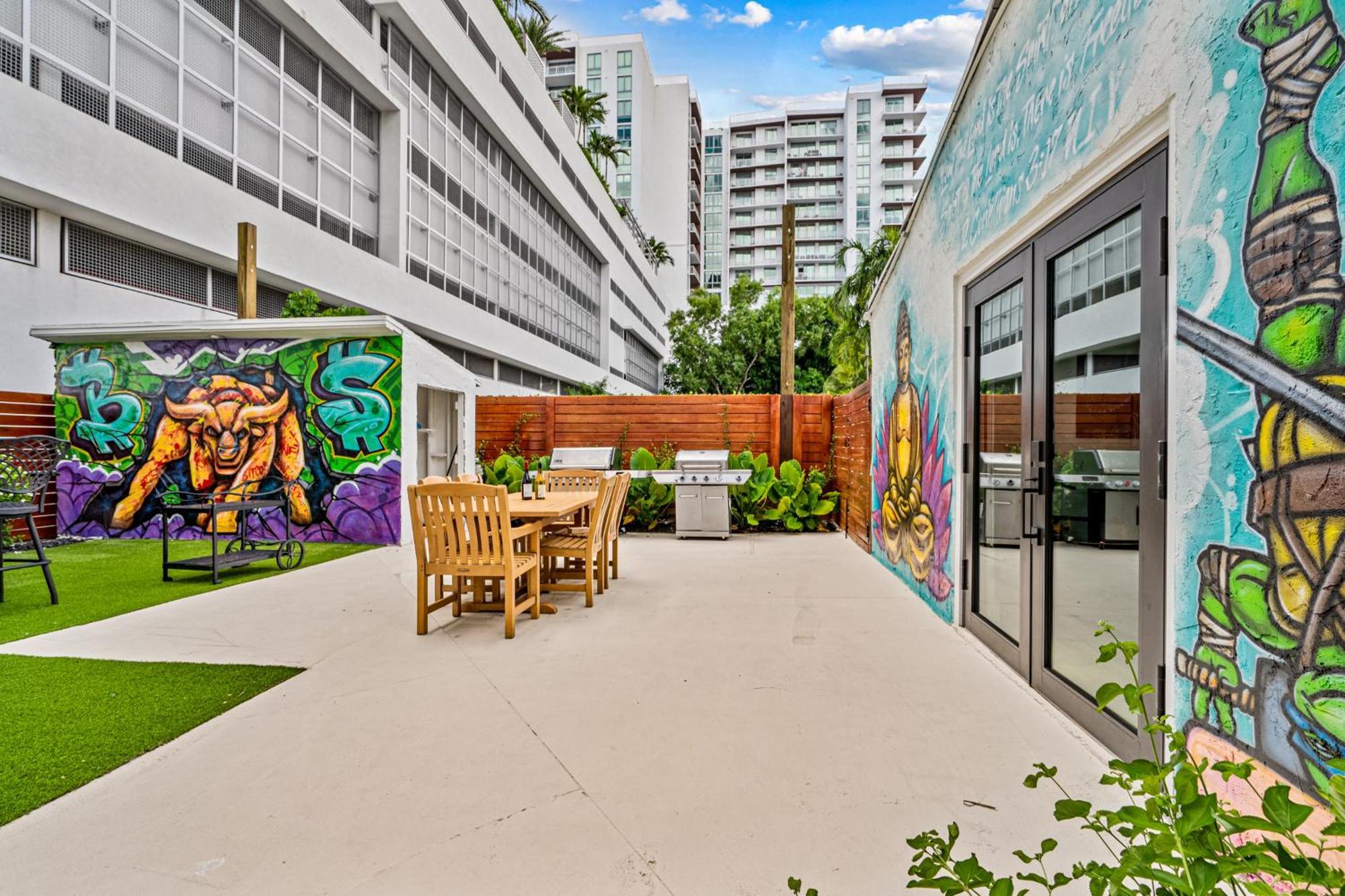 The Freedom House • Urban Oasis • Eclectic Retreat Holiday home *