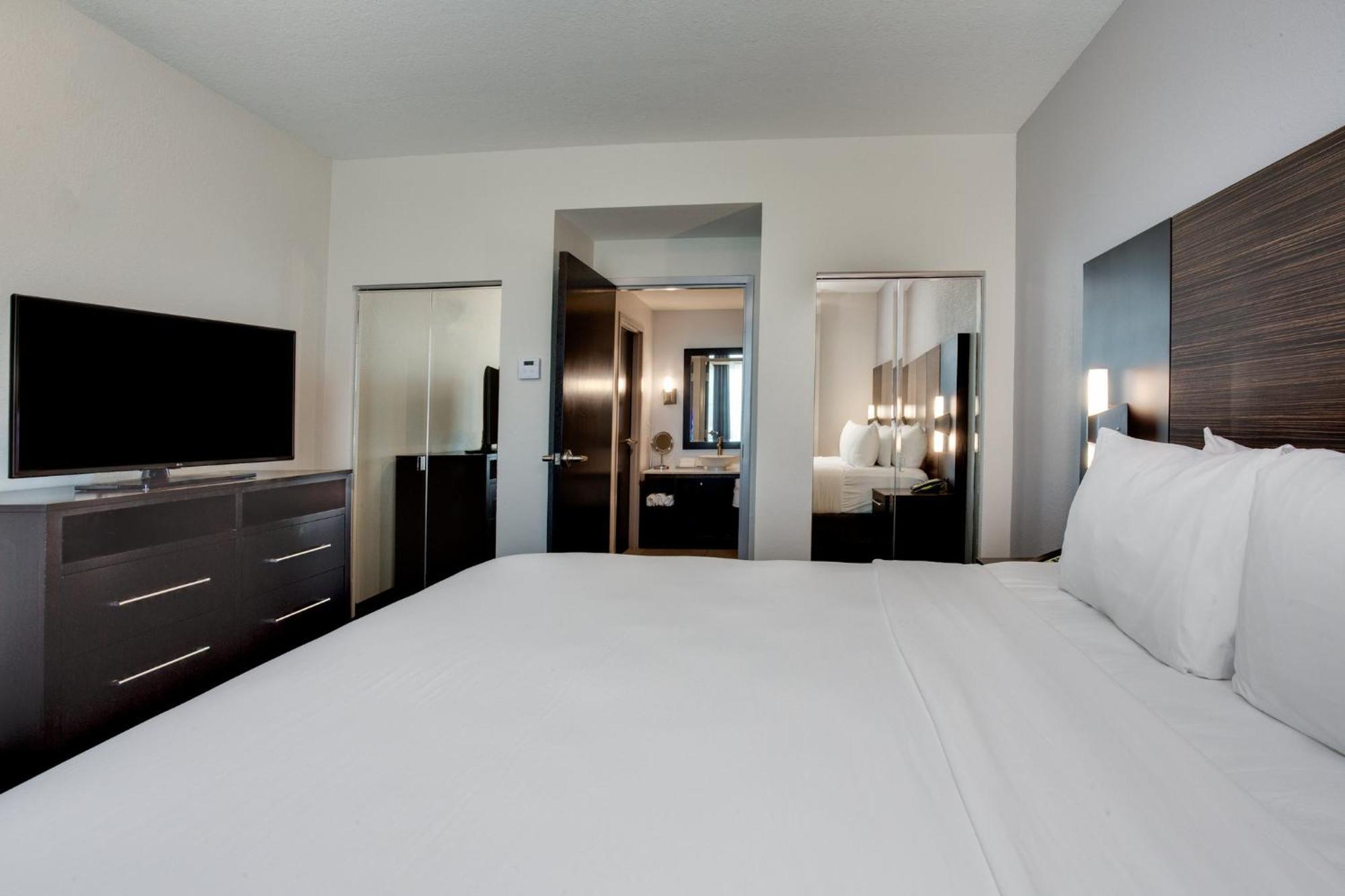 Crowne Plaza & Lauderdale Airport/ Cruise By Ihg Fort Lauderdale