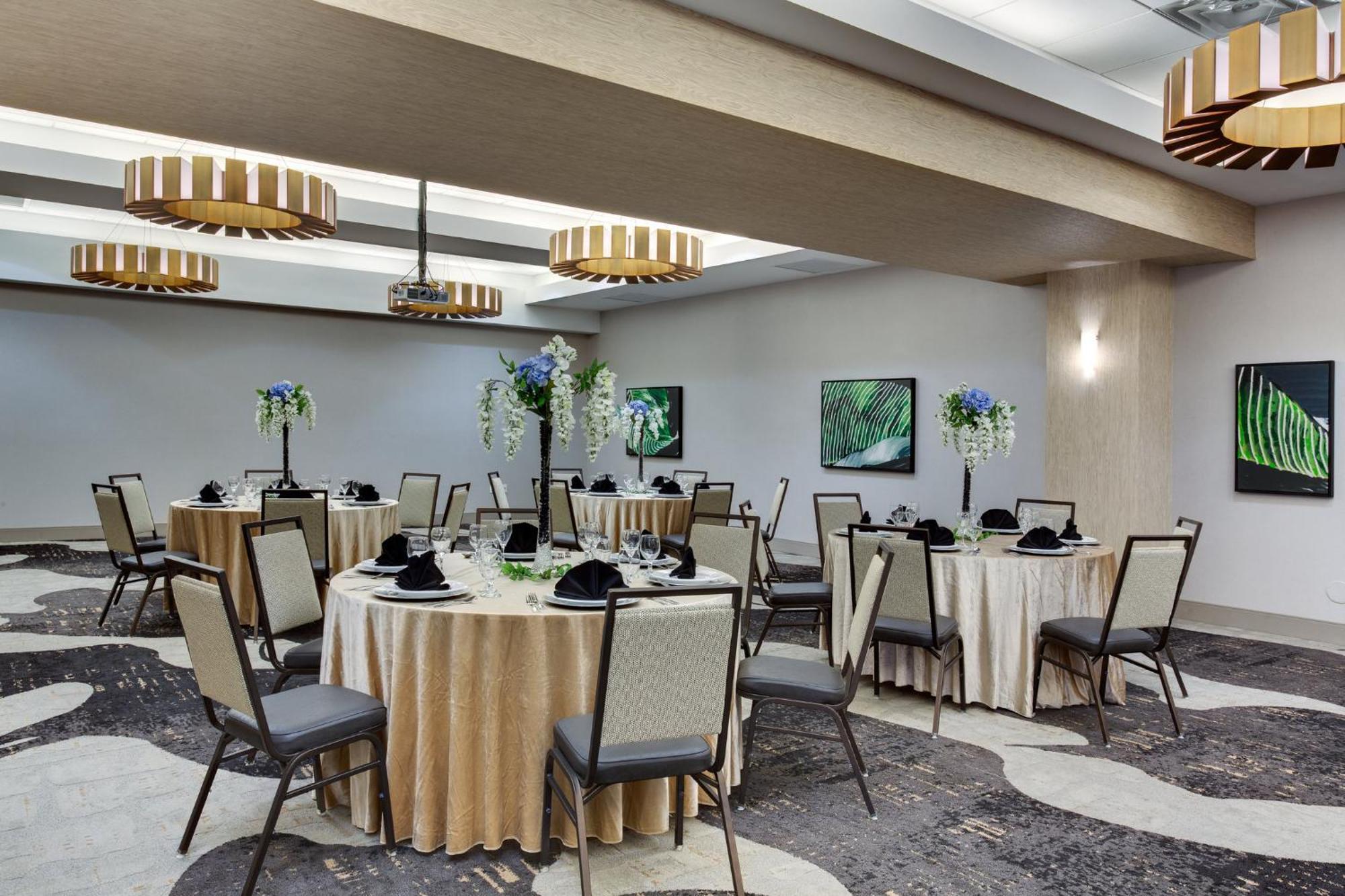 Crowne Plaza & Lauderdale Airport/ Cruise By Ihg Hotel
